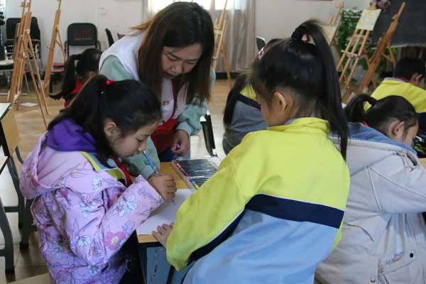 西盟 舞蹈輔導志愿服務點亮群眾文化生活